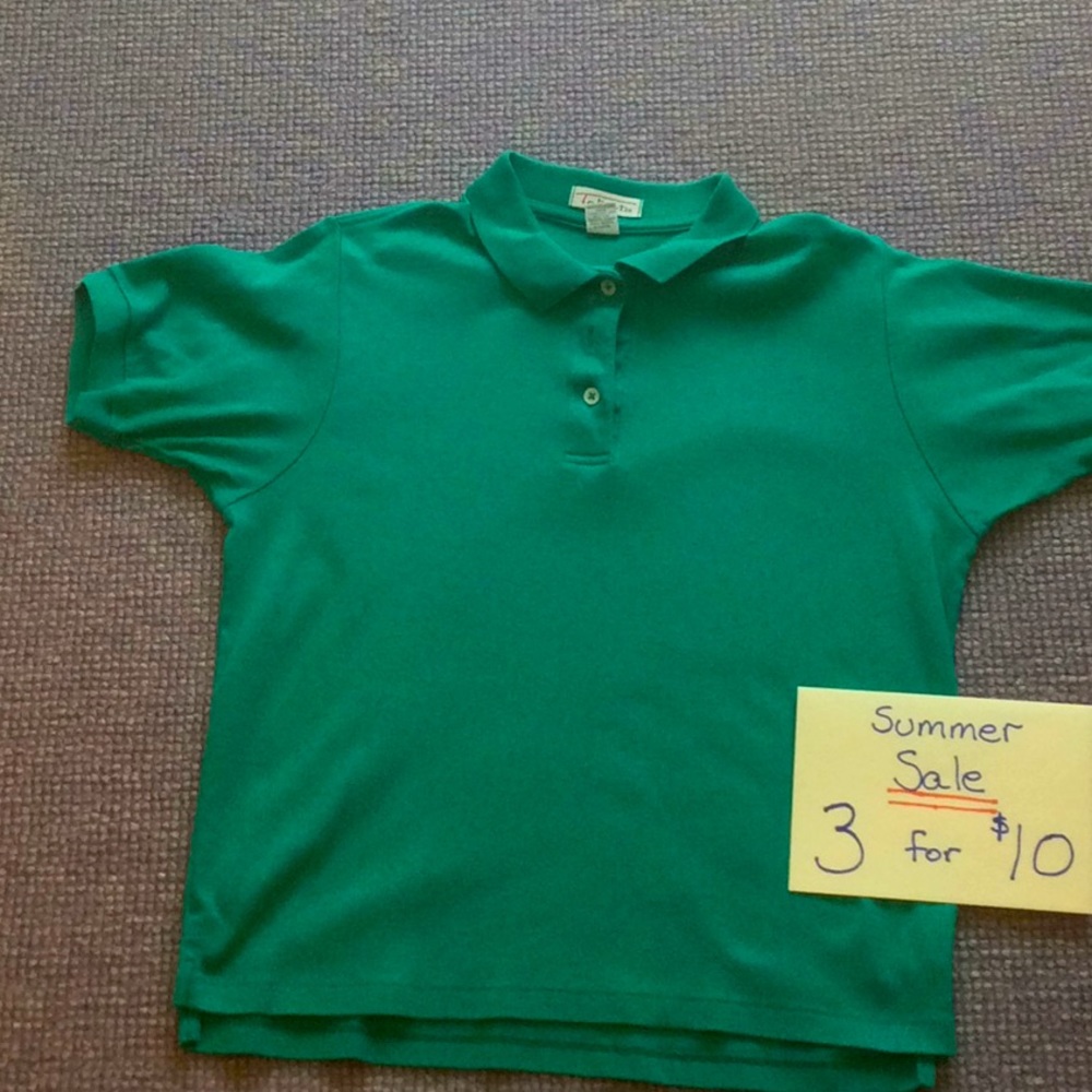 Short sleeve kelly green knit top